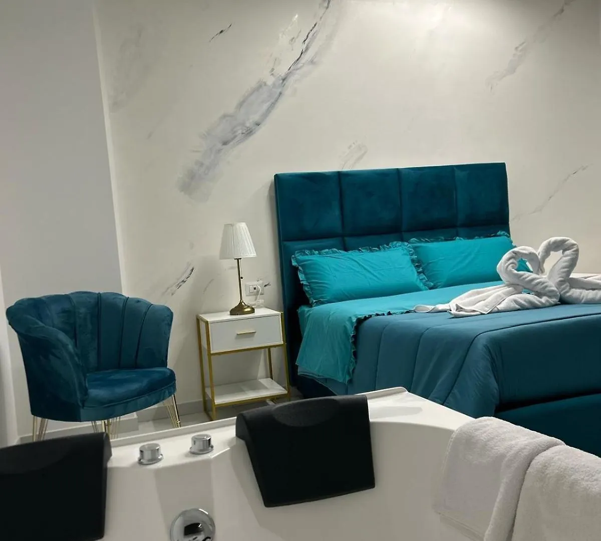 Miranapoli Suite